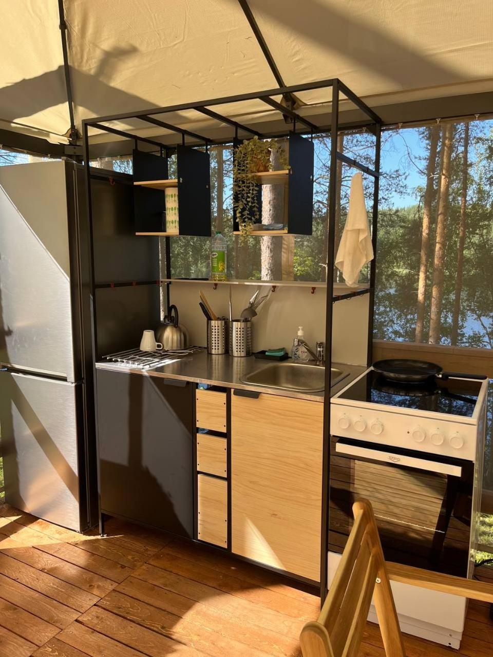 Alaska Glamping Linnansaari Роскошный шатер