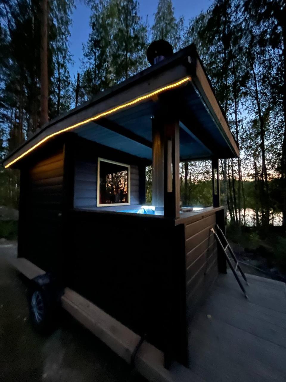 Роскошный шатер Alaska Glamping Linnansaari *