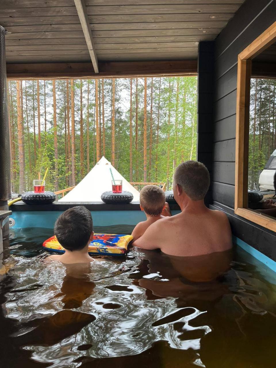 Роскошный шатер Alaska Glamping Linnansaari